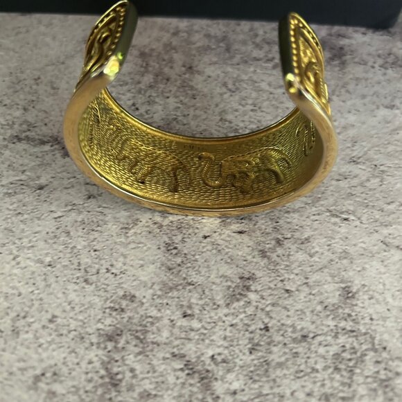 Vintage MMA Gold Elephant Cuff Bracelet India Metropolitan Museum 24kt plated - Picture 4 of 11